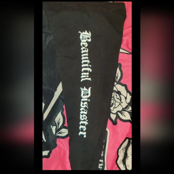 Beautiful Disaster set - Picture 2 of 5